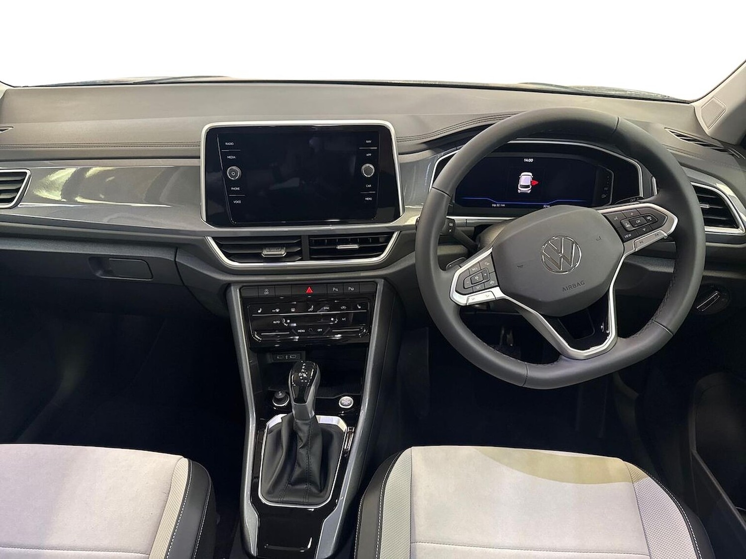 Used Volkswagen T-Roc 2025 for sale - 76935402: Photo 8