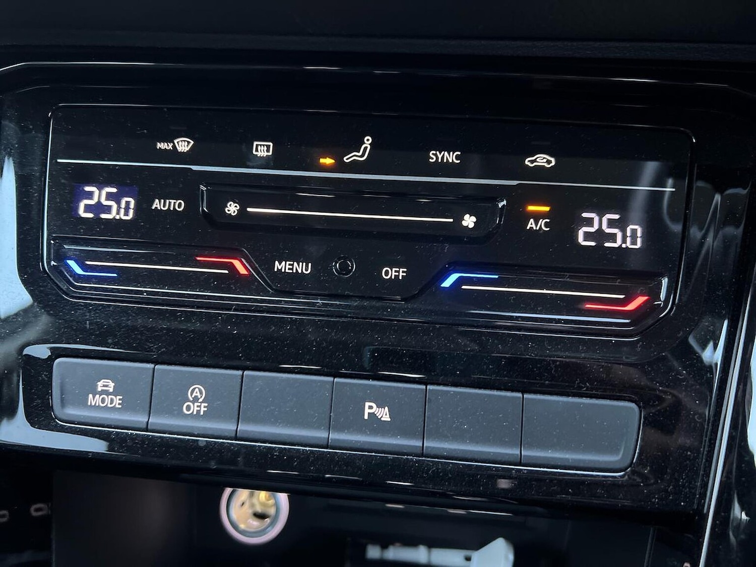 Used Volkswagen Touran 2023 for sale - 76963557: Photo 12