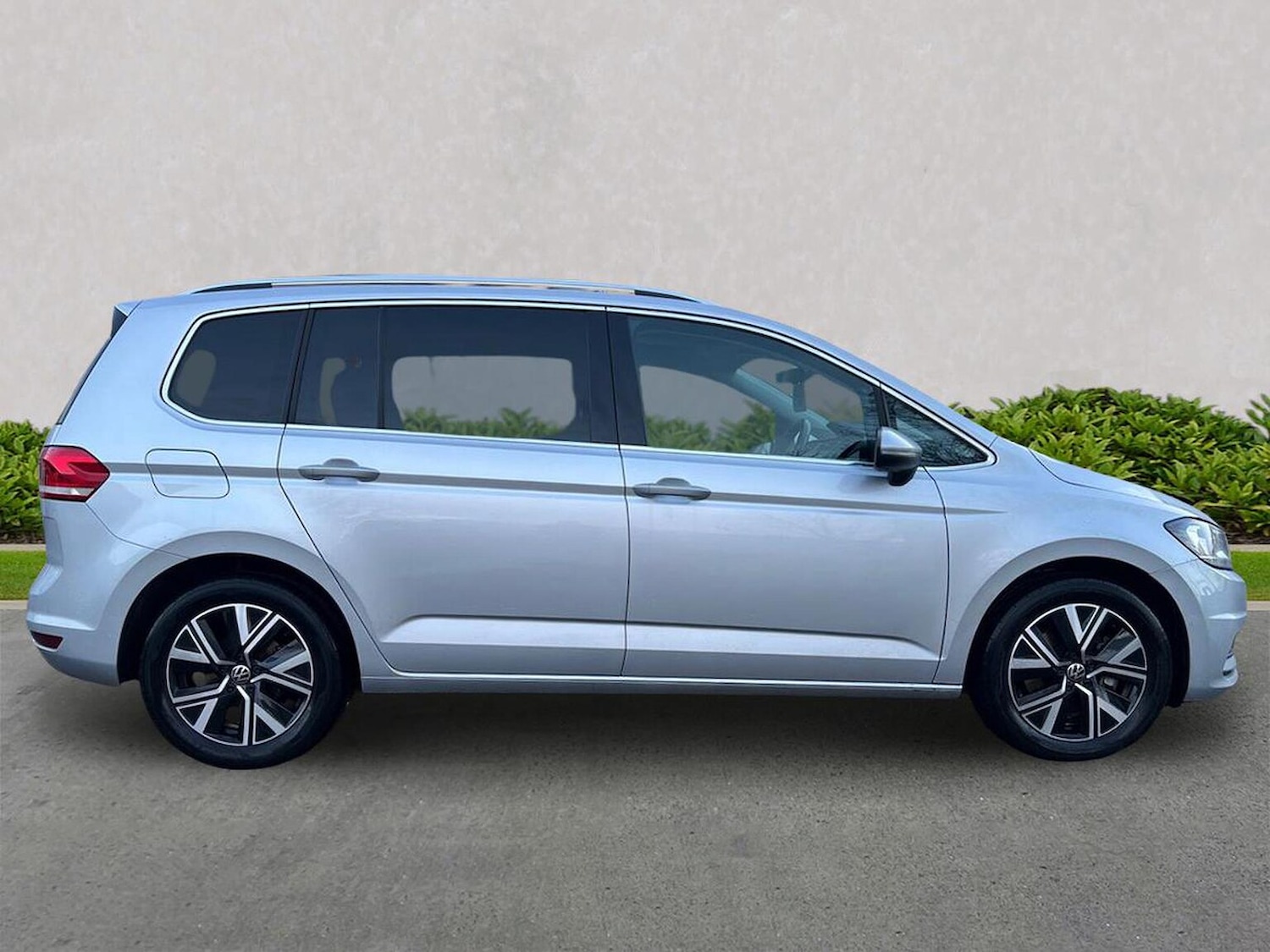 Used Volkswagen Touran 2023 for sale - 76963557: Photo 3