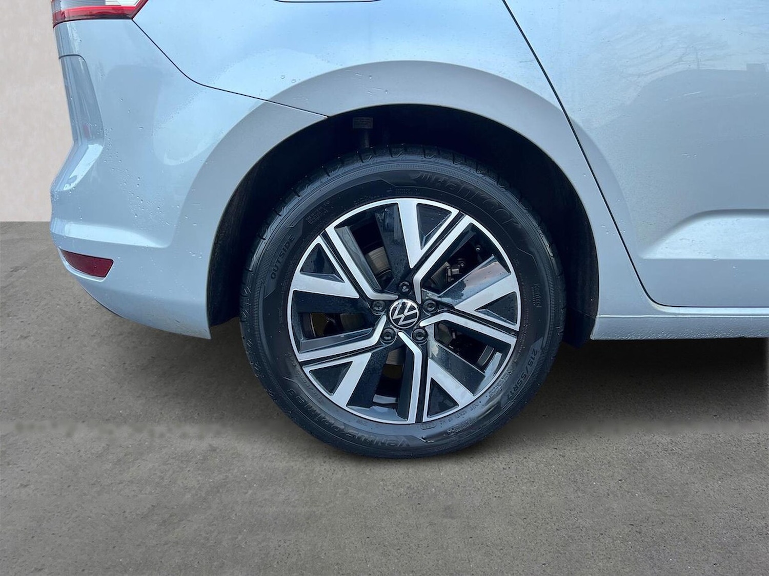 Used Volkswagen Touran 2023 for sale - 76963557: Photo 6