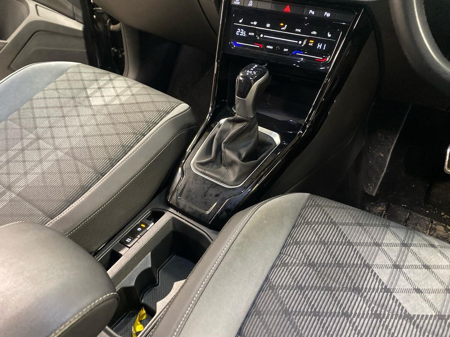 Used Volkswagen T-Roc 2022 for sale - 77487659: Photo 13