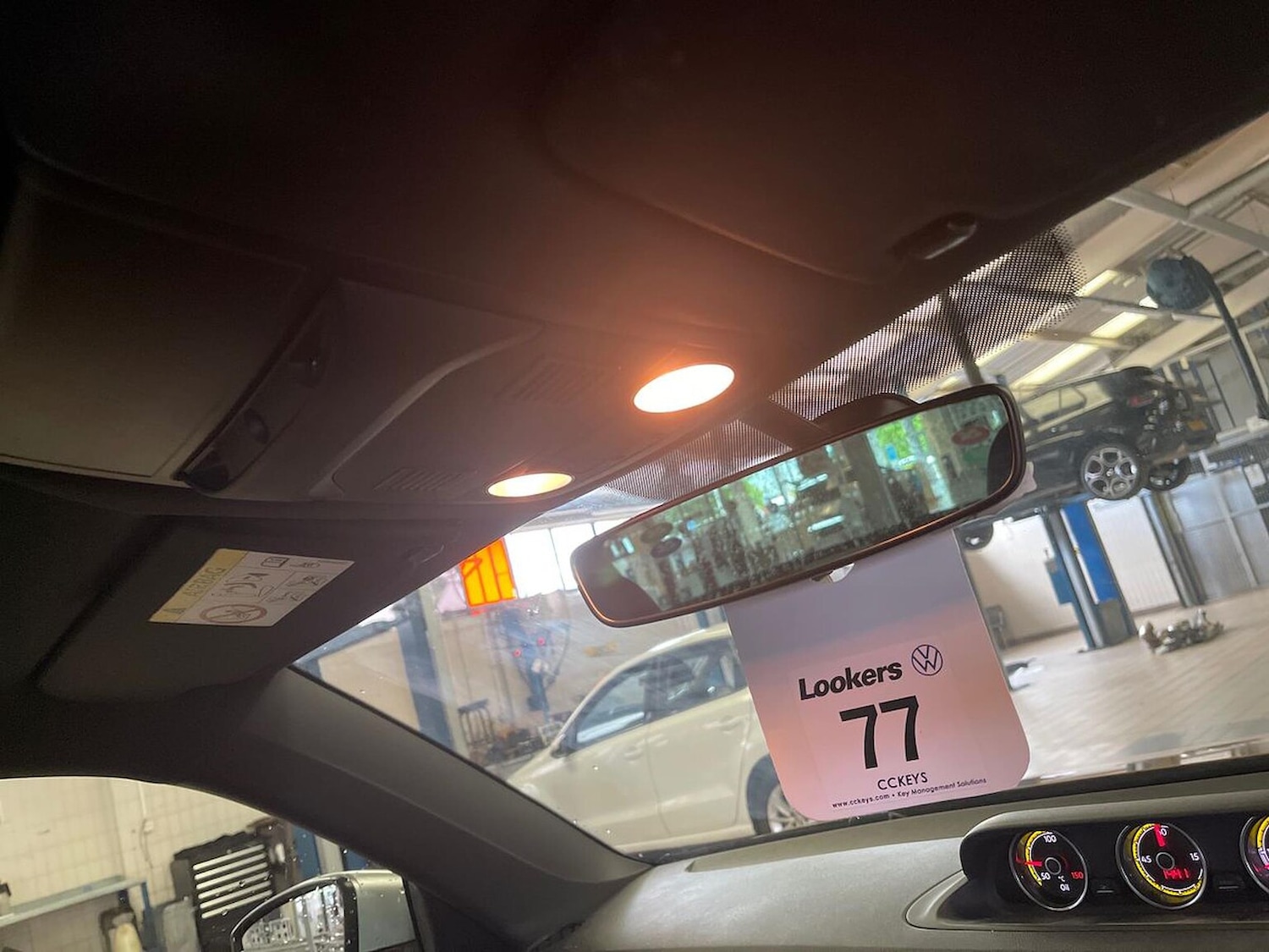 Used Volkswagen Beetle 2016 for sale - 76618529: Photo 14