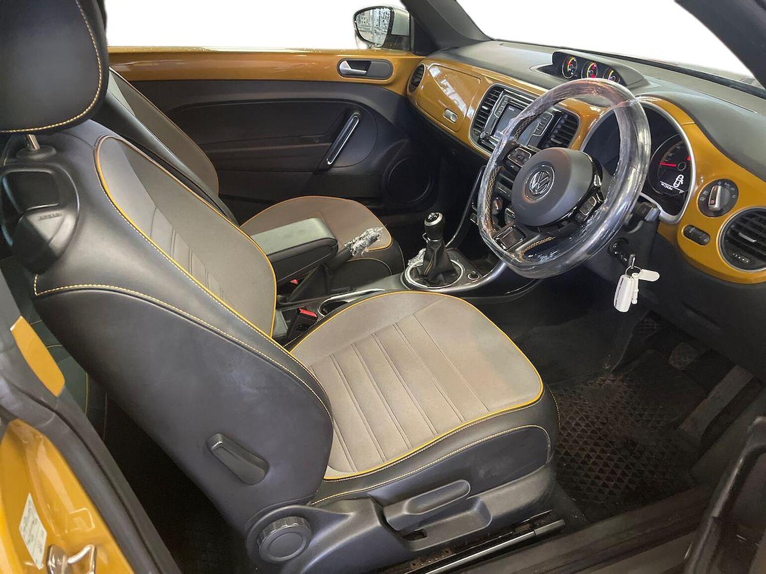 Used Volkswagen Beetle 2016 for sale - 76618529: Photo 15