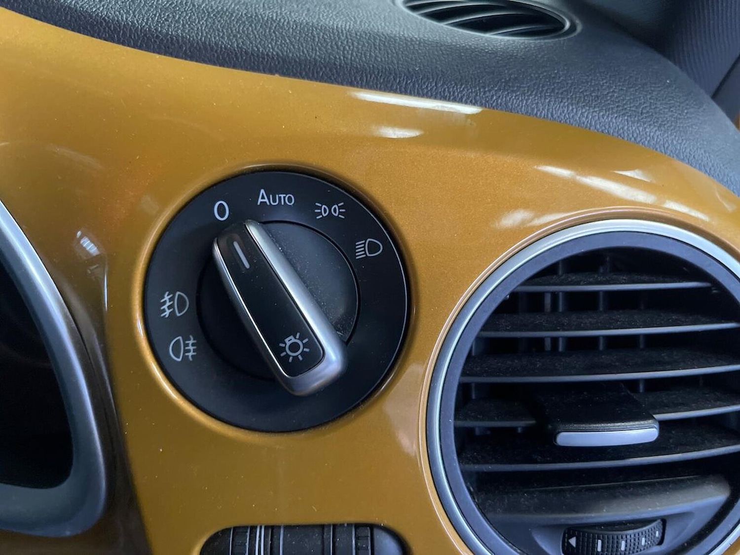 Used Volkswagen Beetle 2016 for sale - 76618529: Photo 22