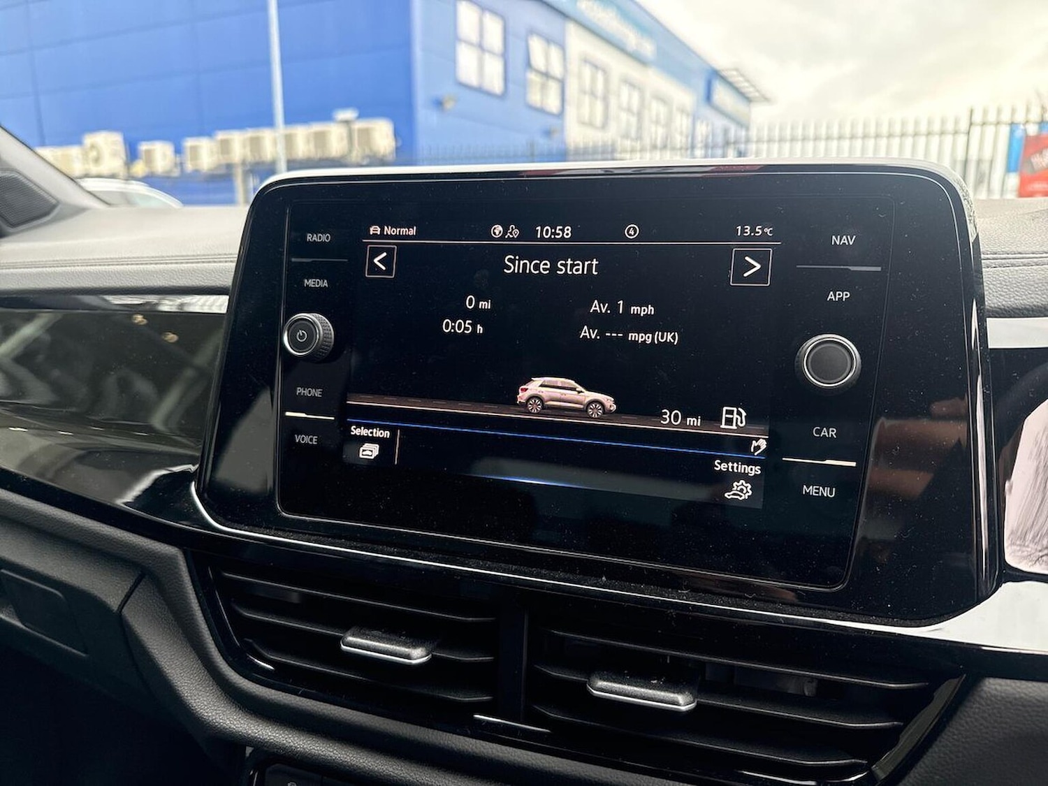 Used Volkswagen T-Roc 2025 for sale - 76599100: Photo 11