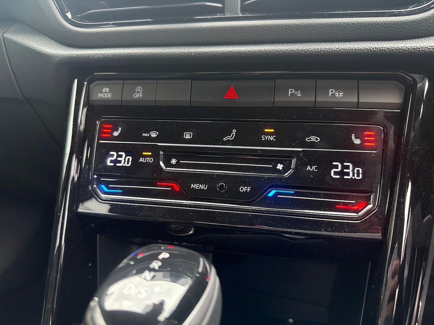 Used Volkswagen T-Roc 2025 for sale - 76599100: Photo 12