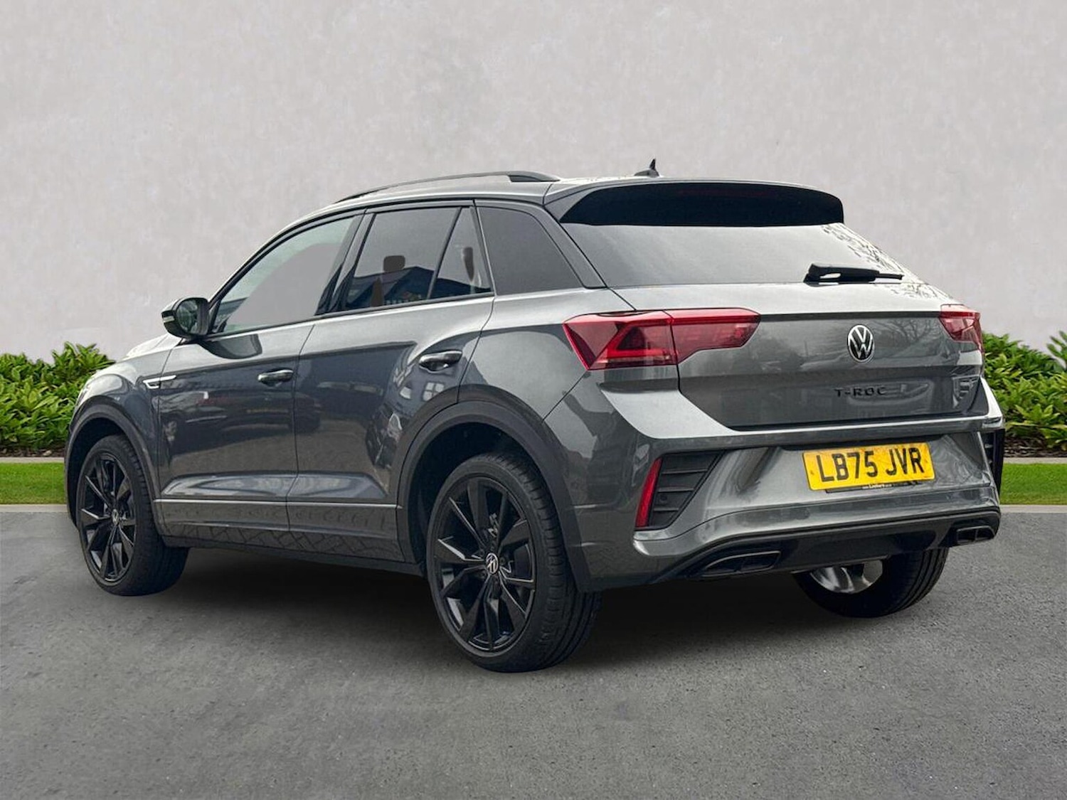 Used Volkswagen T-Roc 2025 for sale - 76599100: Photo 2