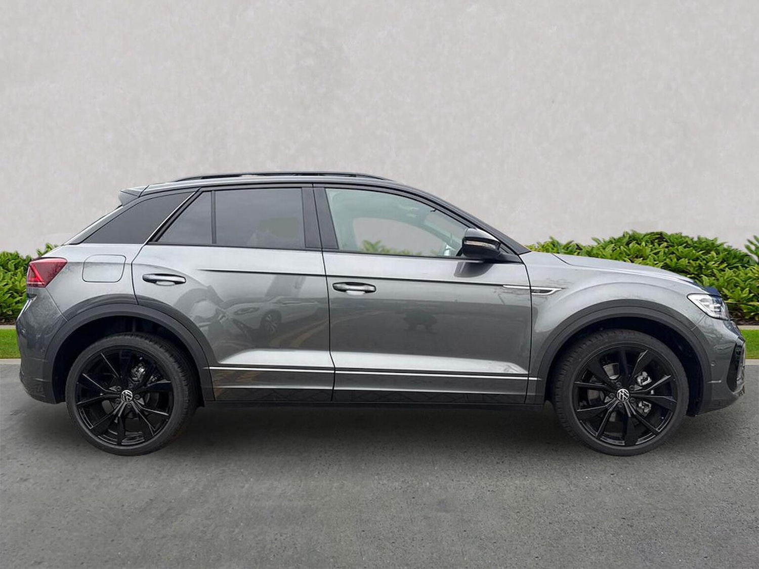 Used Volkswagen T-Roc 2025 for sale - 76599100: Photo 3