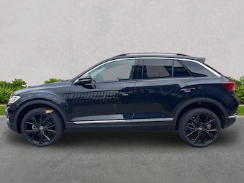 Used Volkswagen T-Roc 2025 for sale - 76490601: Photo