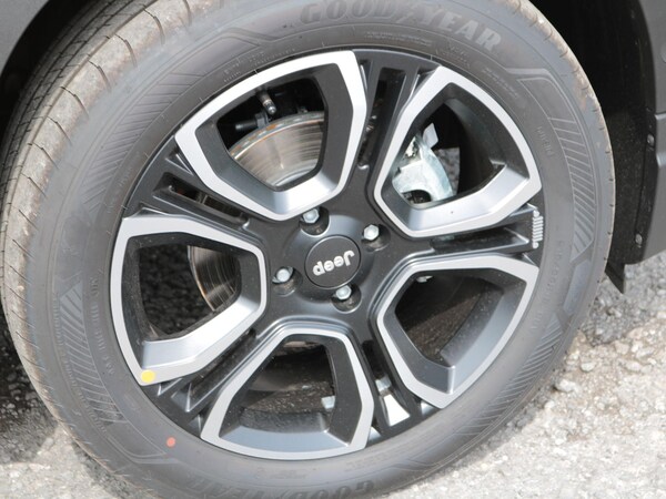 Used Jeep Avenger 2025 for sale - 75339867: Photo 9