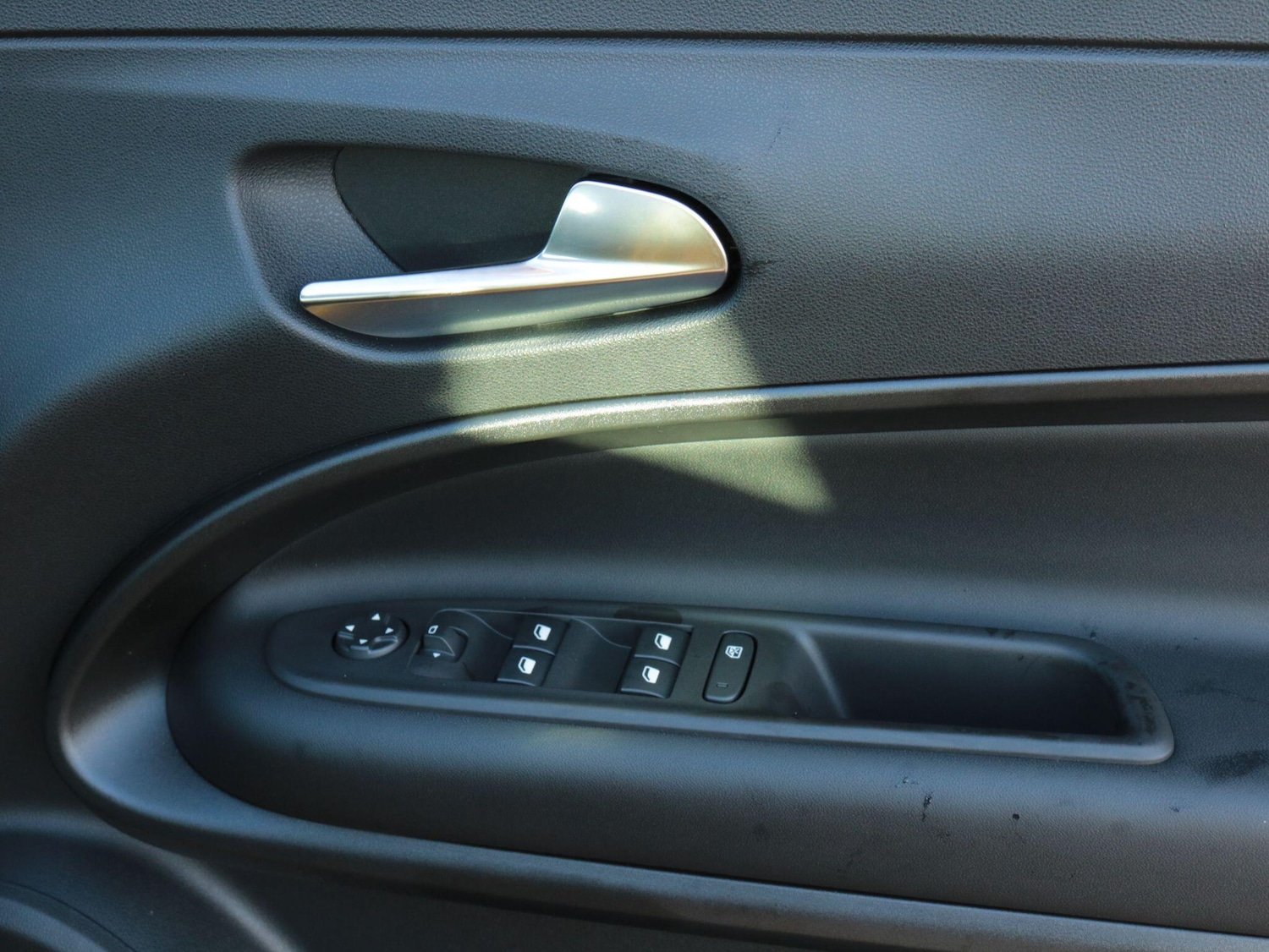 Used Jeep Avenger 2025 for sale - 76975732: Photo 27