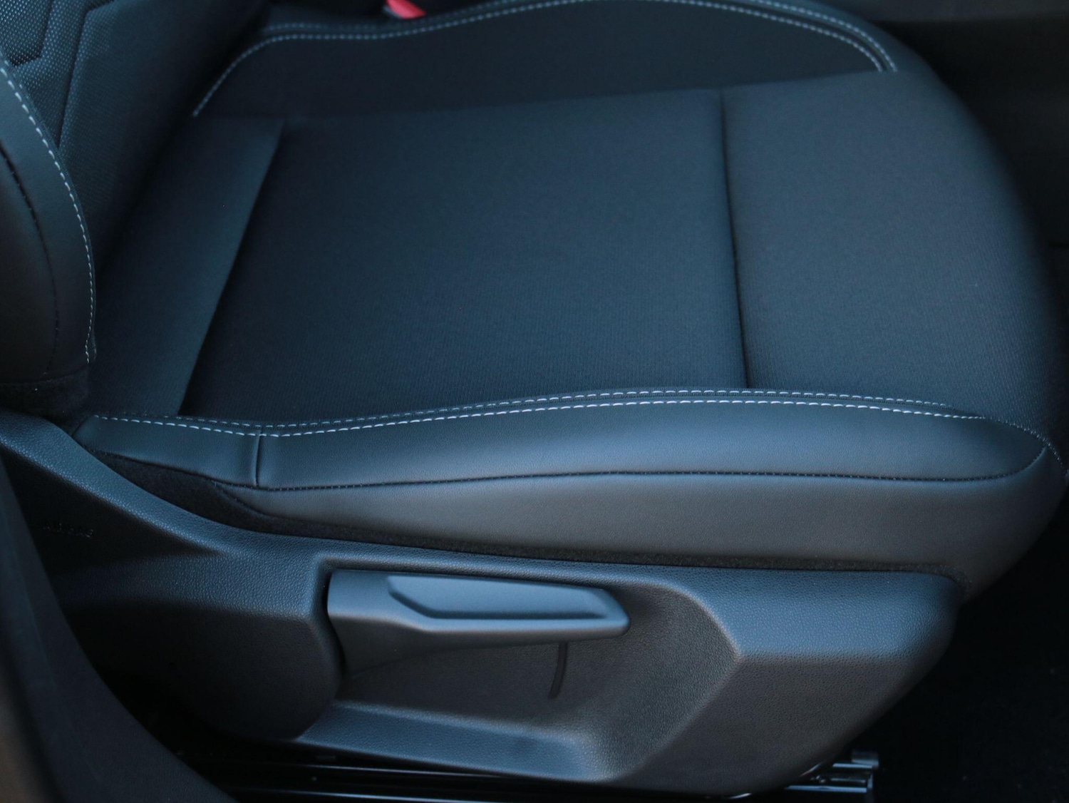 Used Jeep Avenger 2025 for sale - 76975732: Photo 28