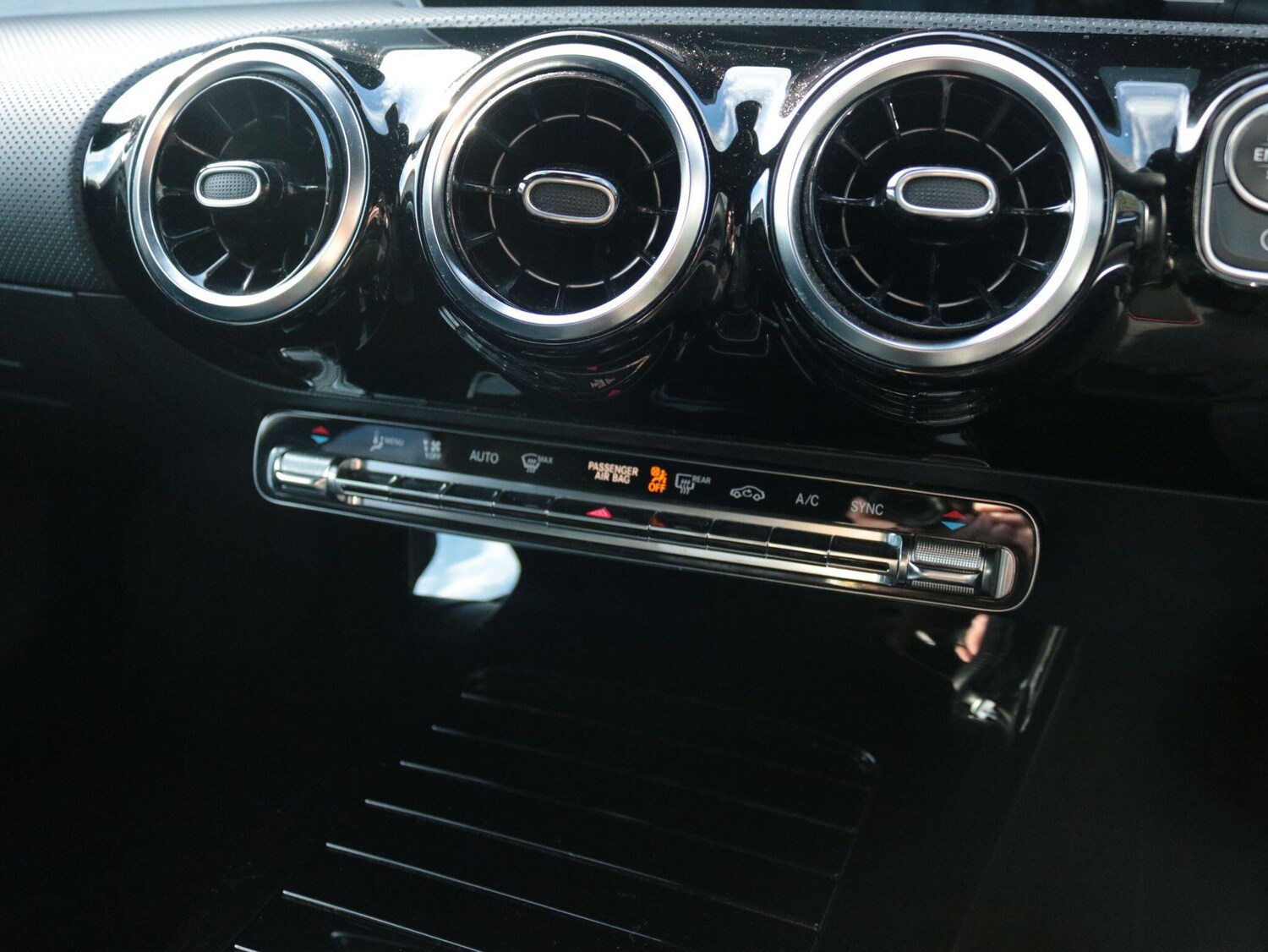 Used Mercedes-Benz CLA for sale - 77670457: Photo 21