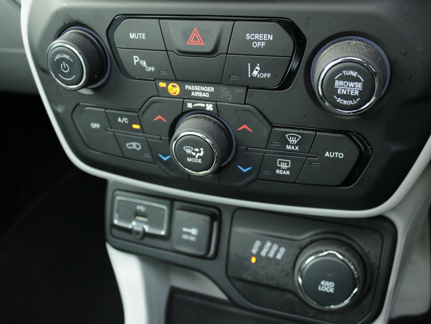 Used Jeep Renegade 2019 for sale - 76975422: Photo 24