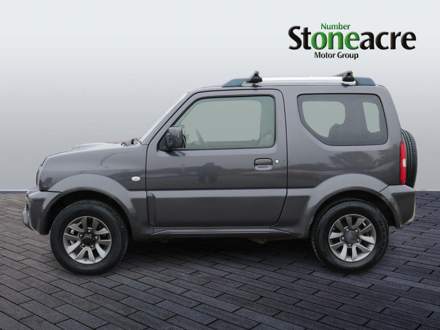 Used Suzuki Jimny 2017 for sale - 76295344: Photo 8