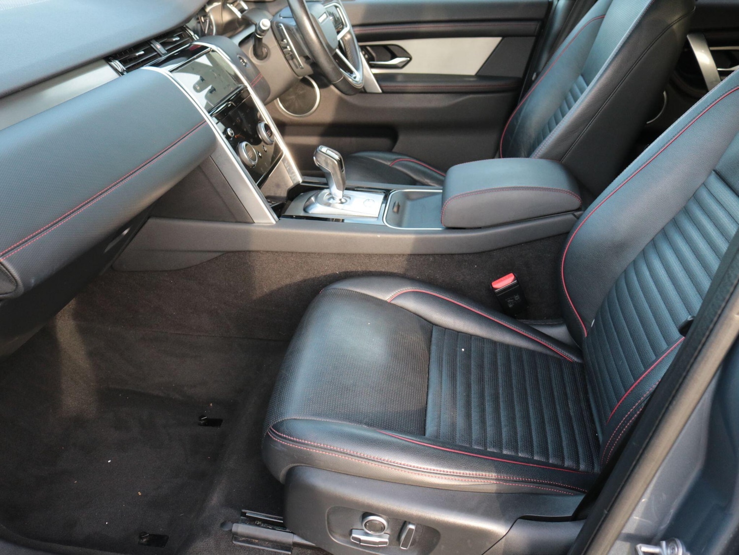 Used Land Rover Discovery Sport 2021 for sale - 76976443: Photo 18