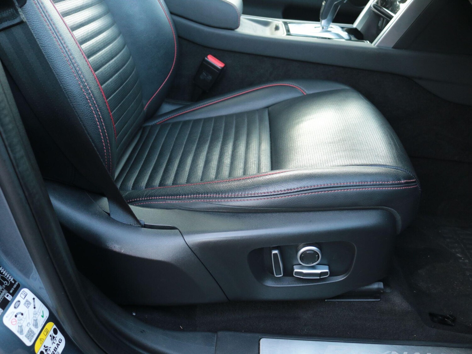 Used Land Rover Discovery Sport 2021 for sale - 76976443: Photo 32