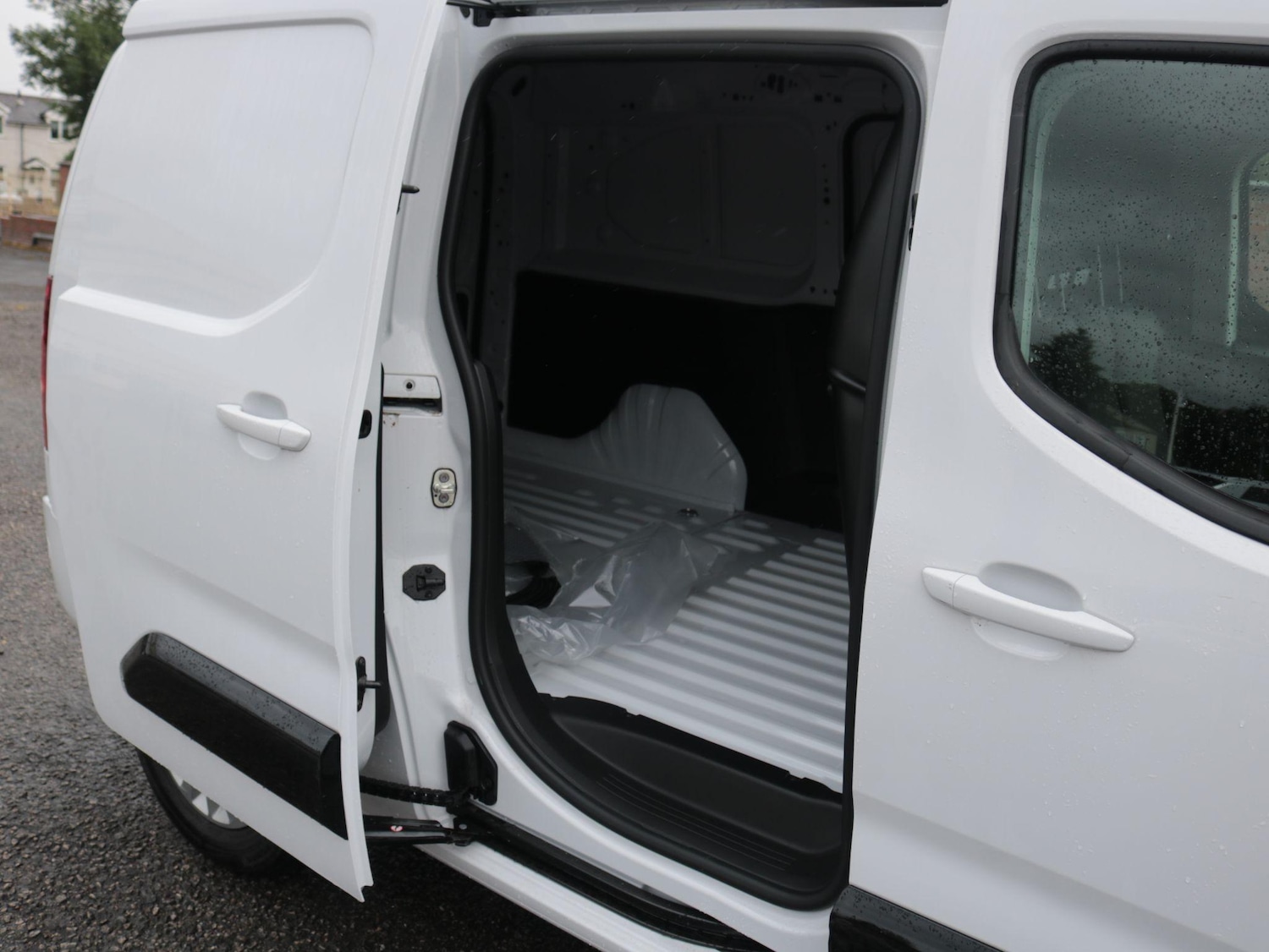 Used Vauxhall Combo Electric 2025 for sale - 75268015: Photo 21
