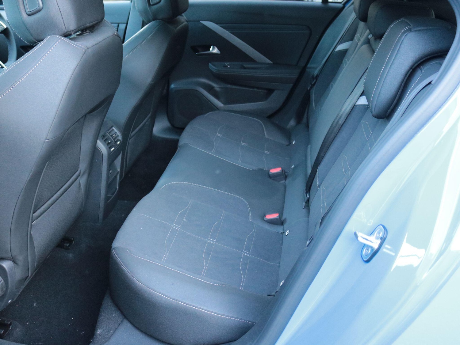 Used Vauxhall Astra for sale - 77267459: Photo 25