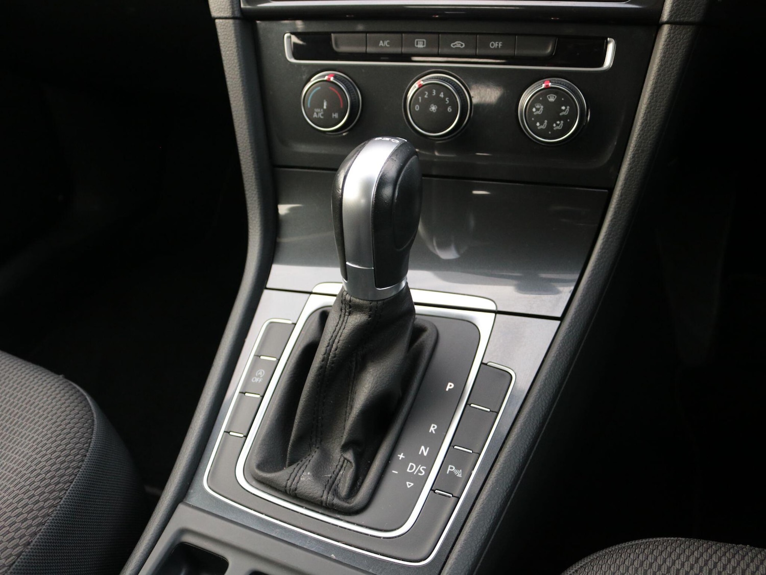 Used Volkswagen Golf 2019 for sale - 76976458: Photo 20