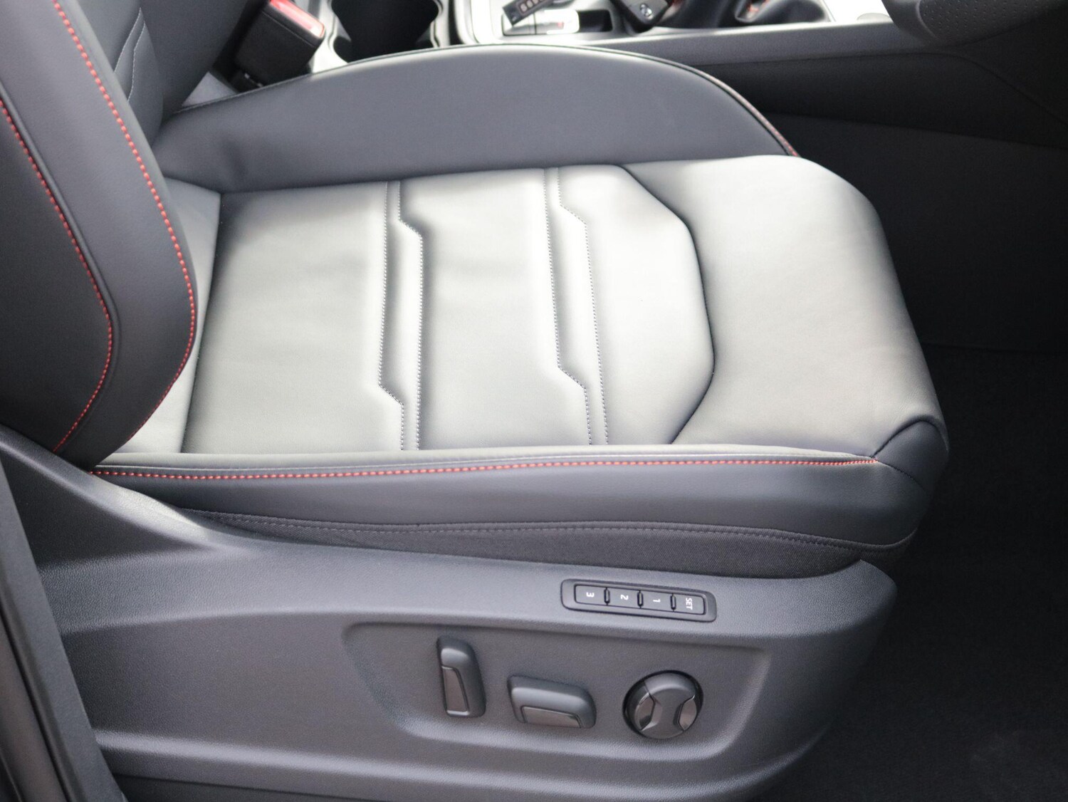 Used SEAT Ateca 2025 for sale - 76213813: Photo 28