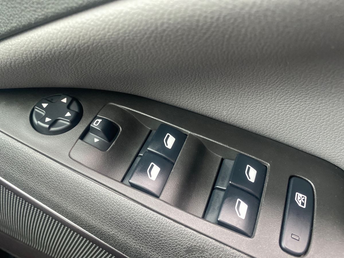 Used Vauxhall Crossland X 2017 for sale - 76311990: Photo 16