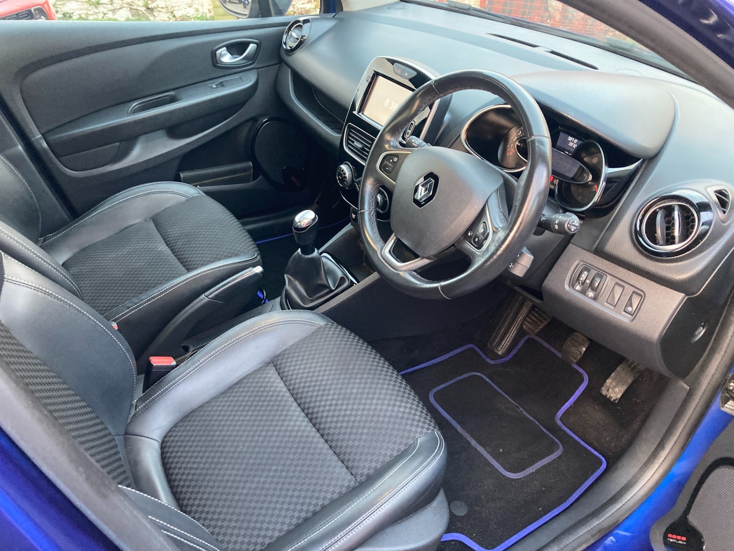 Used Renault Clio 2018 for sale - 76722525: Photo 8