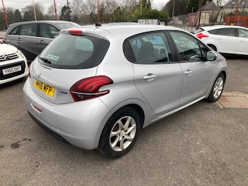 Used Peugeot 208 2016 for sale - 77988811: Photo