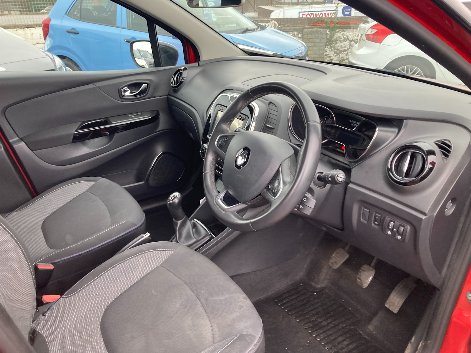 Used Renault Captur 2016 for sale - 77989378: Photo 8