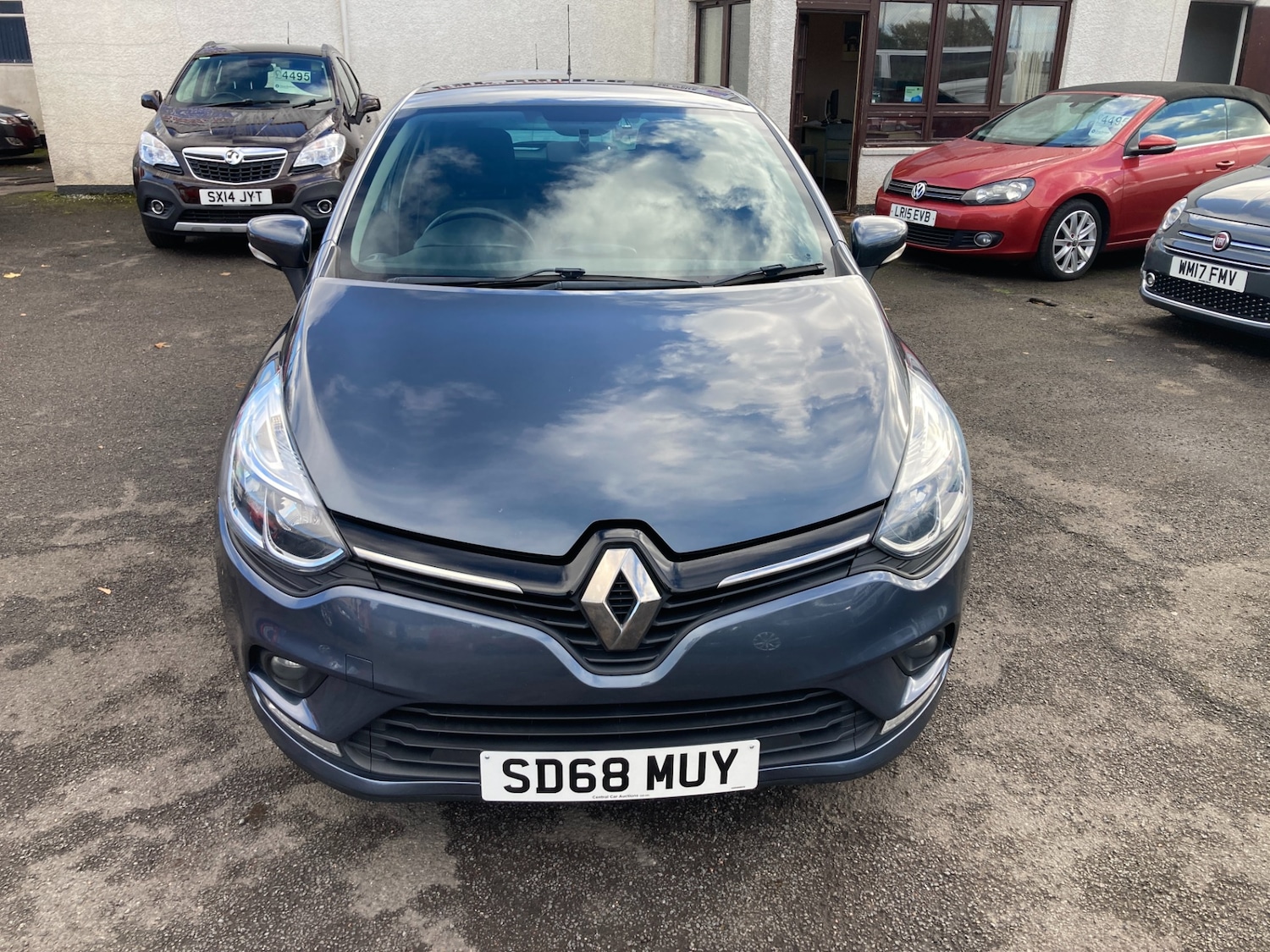 Used Renault Clio 2018 for sale - 76342058: Photo 2