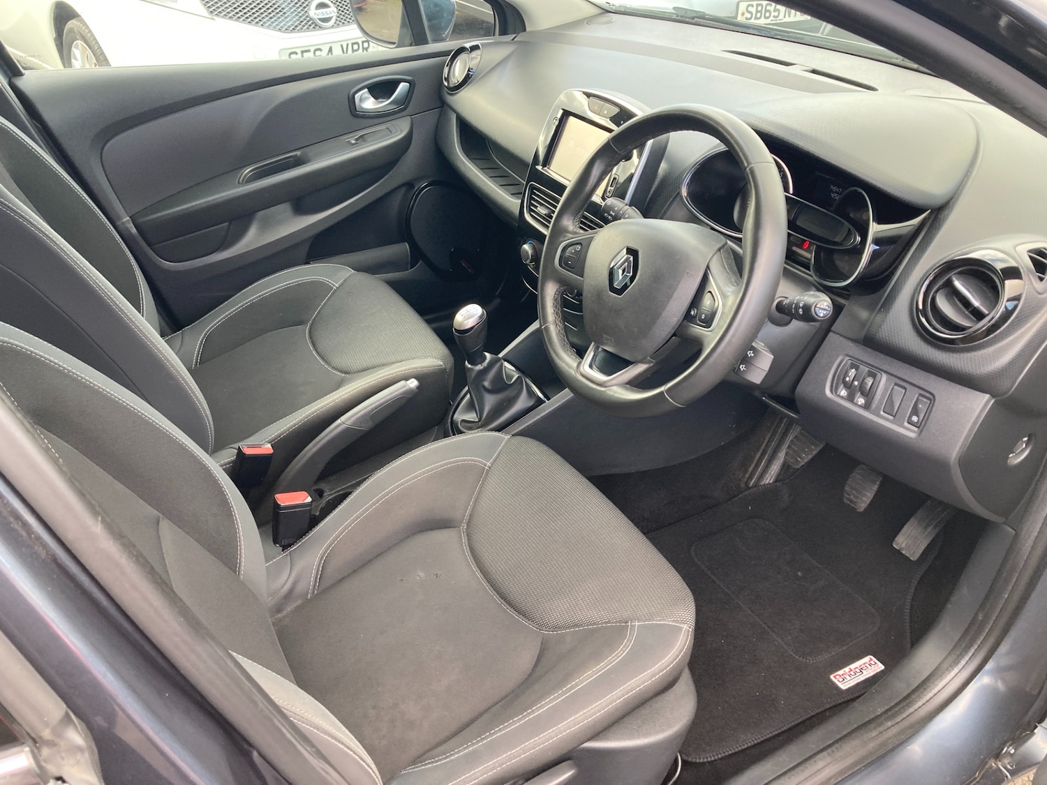 Used Renault Clio 2018 for sale - 76342058: Photo 8