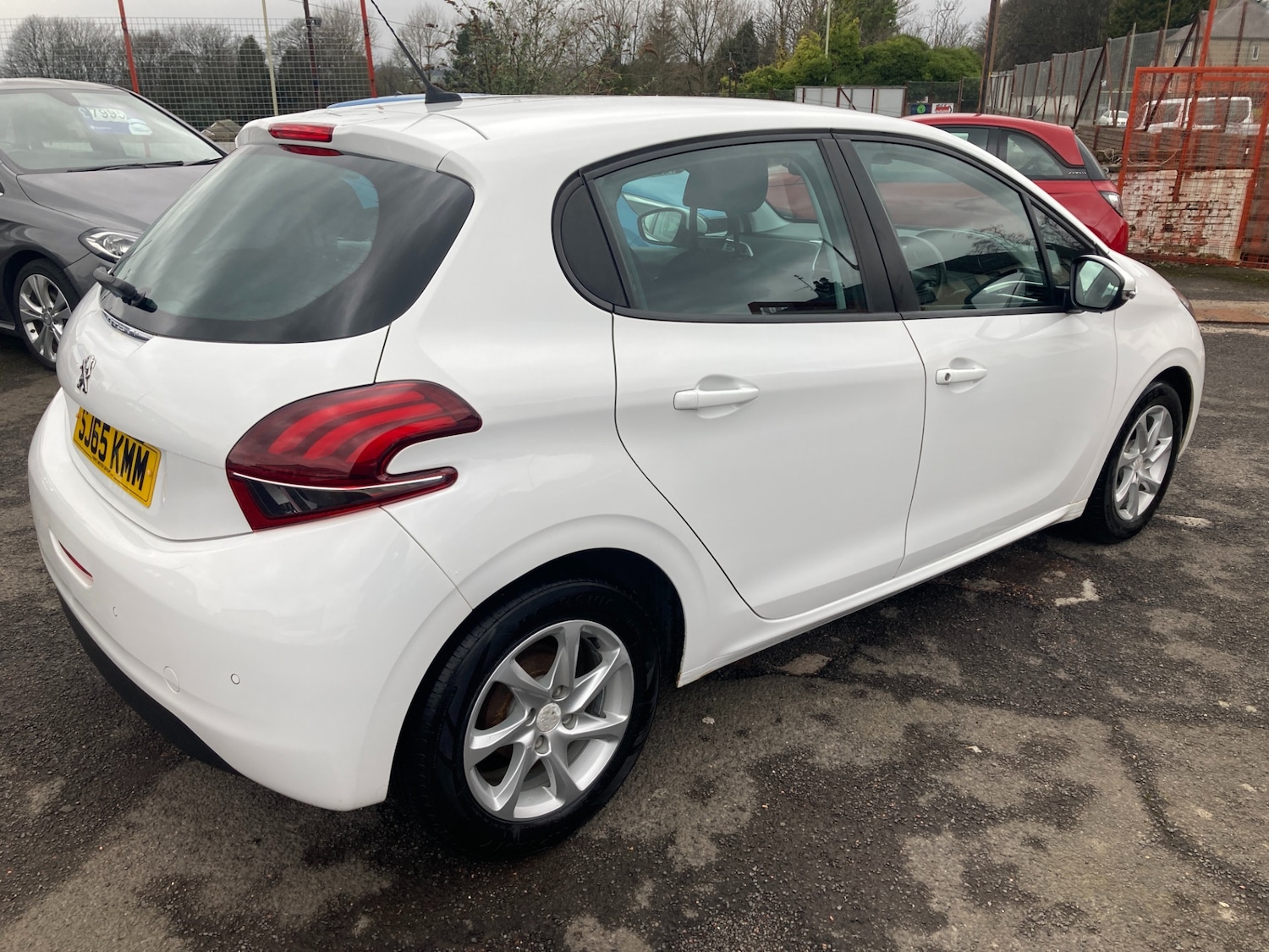 Used Peugeot 208 2015 for sale - 77849082: Photo 4