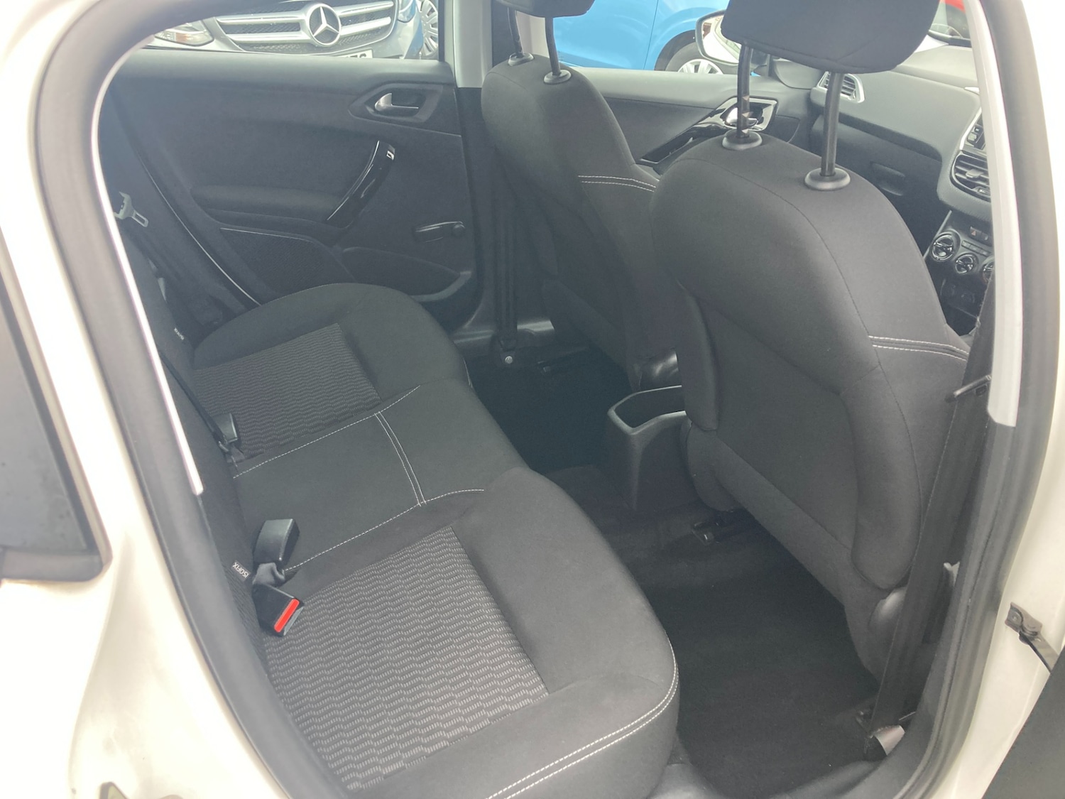 Used Peugeot 208 2015 for sale - 77849082: Photo 9