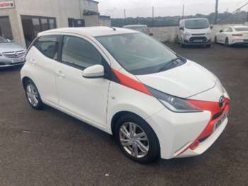 2016 (16) - 1.0 VVT-i X-Pression 5dr