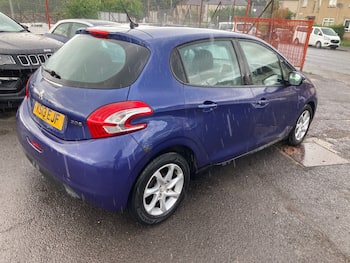 Used Peugeot 208 2013 for sale - 79684856: Photo