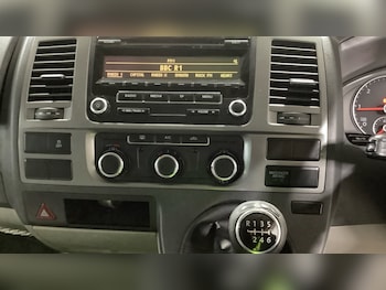 Used Volkswagen Transporter 2015 for sale - 76344205: Photo