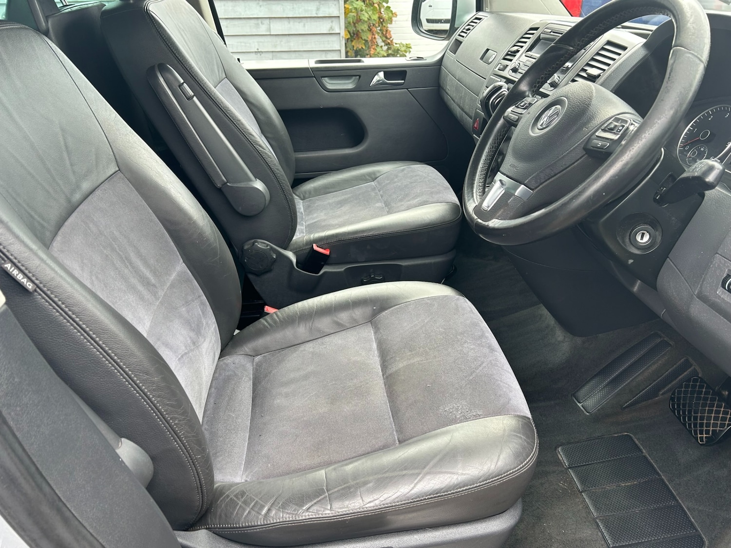 Used Volkswagen Caravelle 2012 for sale - 76242995: Photo 2