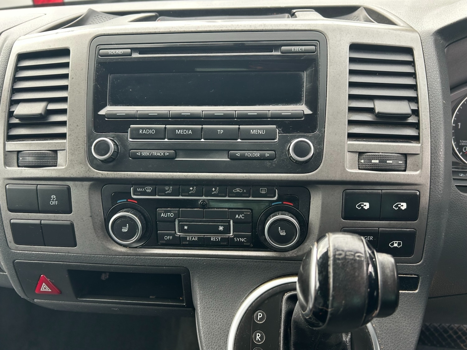 Used Volkswagen Caravelle 2012 for sale - 76242995: Photo 3