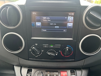 Used Peugeot Partner 2017 for sale - 78554928: Photo