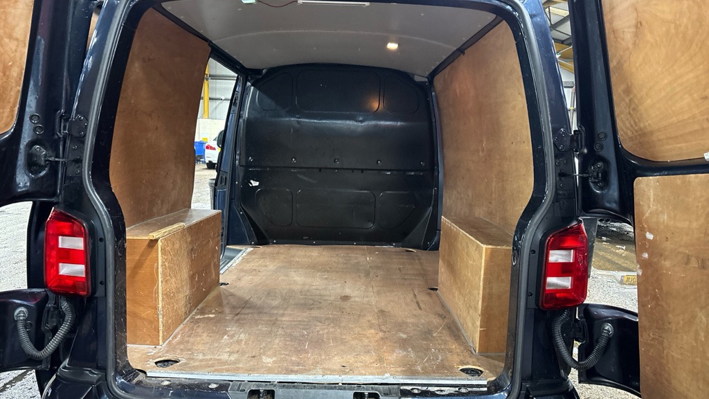 Used Volkswagen Transporter 2017 for sale - 76492253: Photo 6