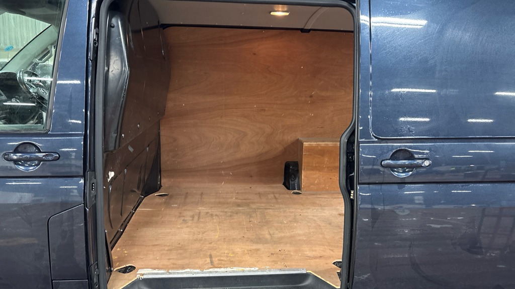 Used Volkswagen Transporter 2017 for sale - 76492253: Photo 8