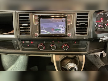 Used Volkswagen Transporter 2016 for sale - 79082998: Photo