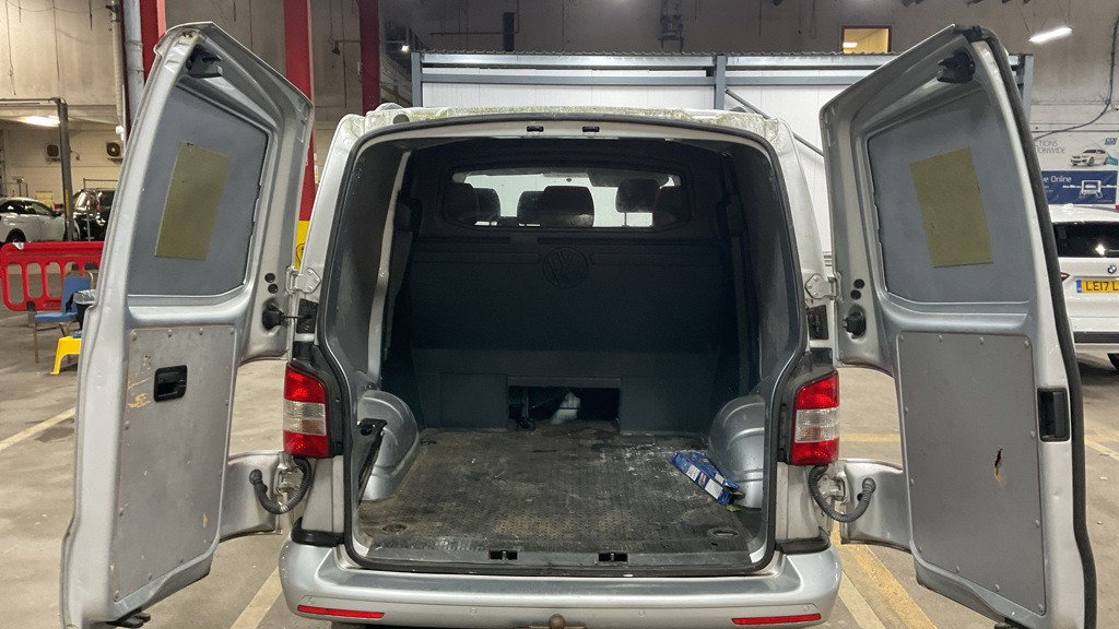 Used Volkswagen Transporter 2015 for sale - 77033068: Photo 4