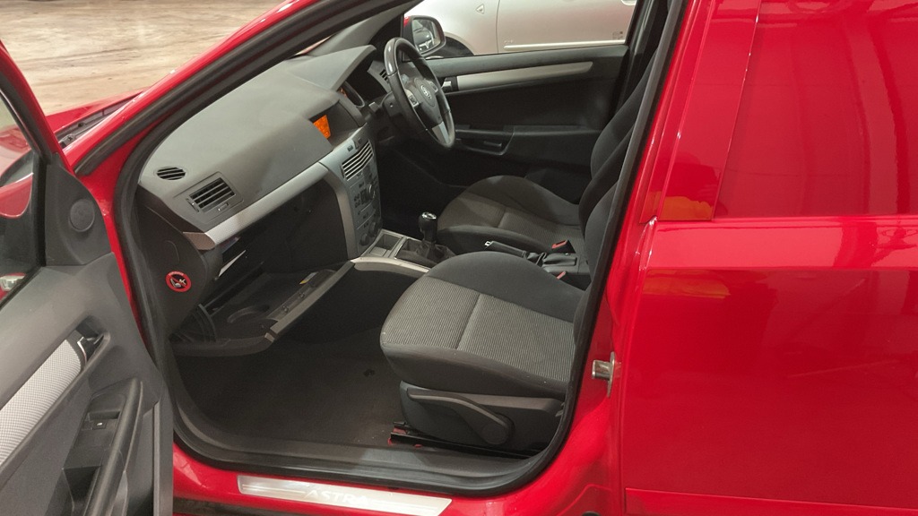 Used Vauxhall Astra Van 2012 for sale - 77350761: Photo 4