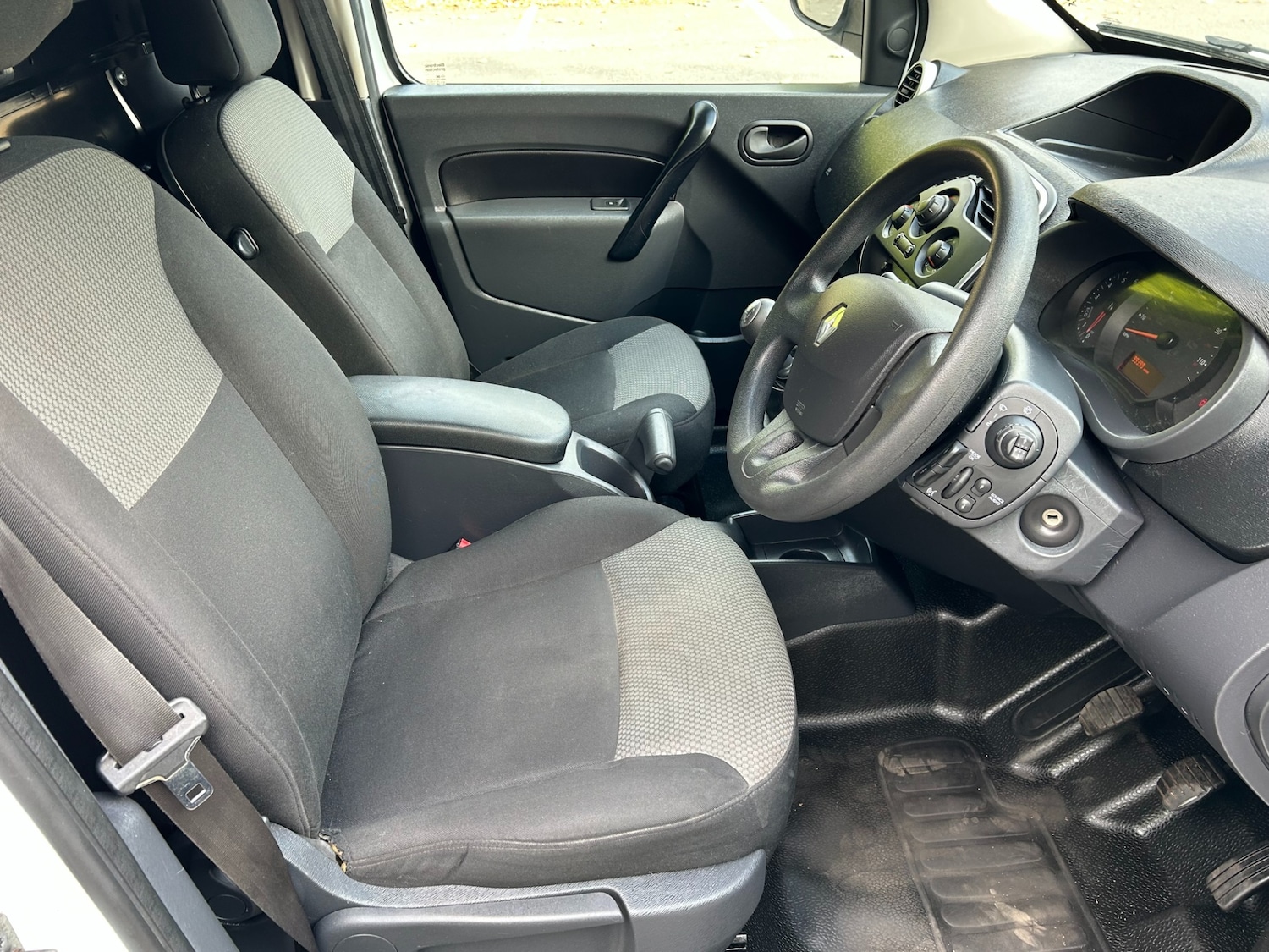 Used Renault Kangoo 2019 for sale - 77298650: Photo 2