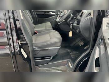 Used Volkswagen Transporter Shuttle 2017 for sale - 77310864: Photo