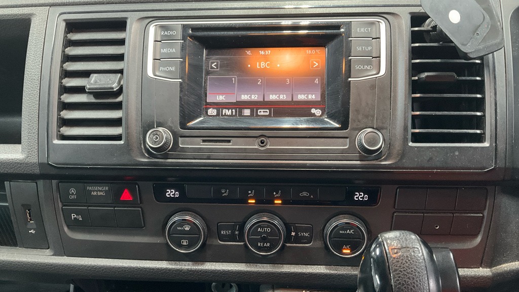 Used Volkswagen Transporter Shuttle 2017 for sale - 77310864: Photo 4