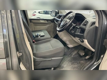 Used Volkswagen Transporter 2019 for sale - 79526076: Photo