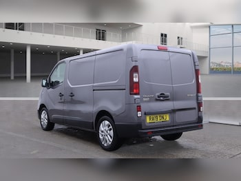 Used Renault Trafic 2019 for sale - 76449882: Photo