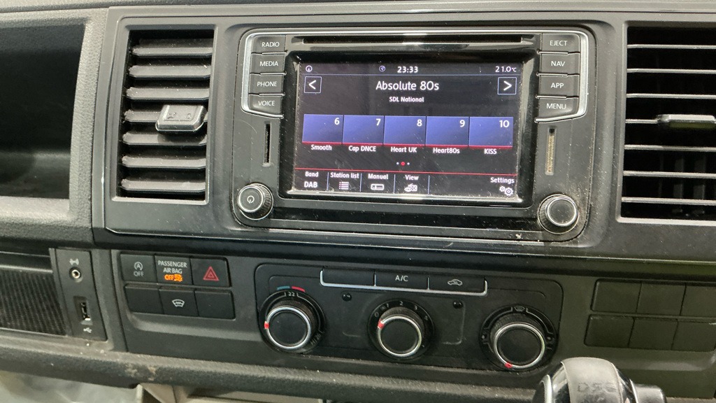 Used Volkswagen Transporter 2018 for sale - 76383422: Photo 2